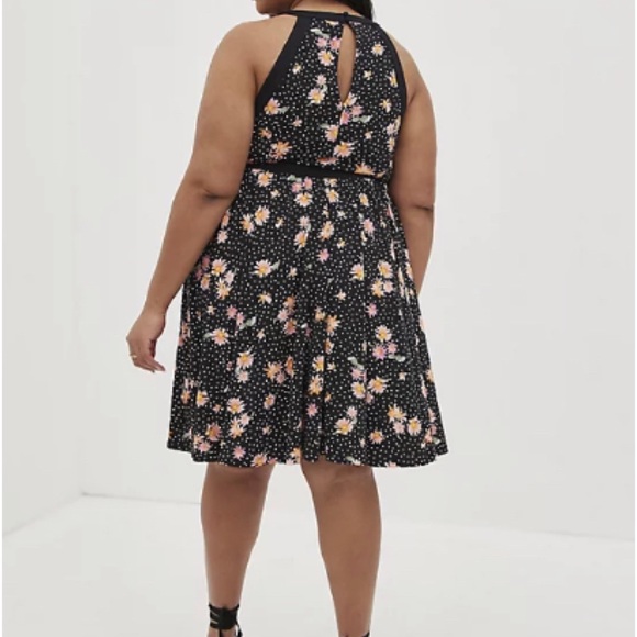 🆕 Black Floral Studio Knit Halter Skater Dress 2 2X 18 20 NWT Torrid New! - Picture 3 of 5